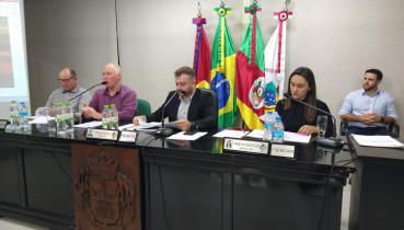 Executivo Municipal participa de sesso especial e de audincia pblica na Cmara de Vereadores